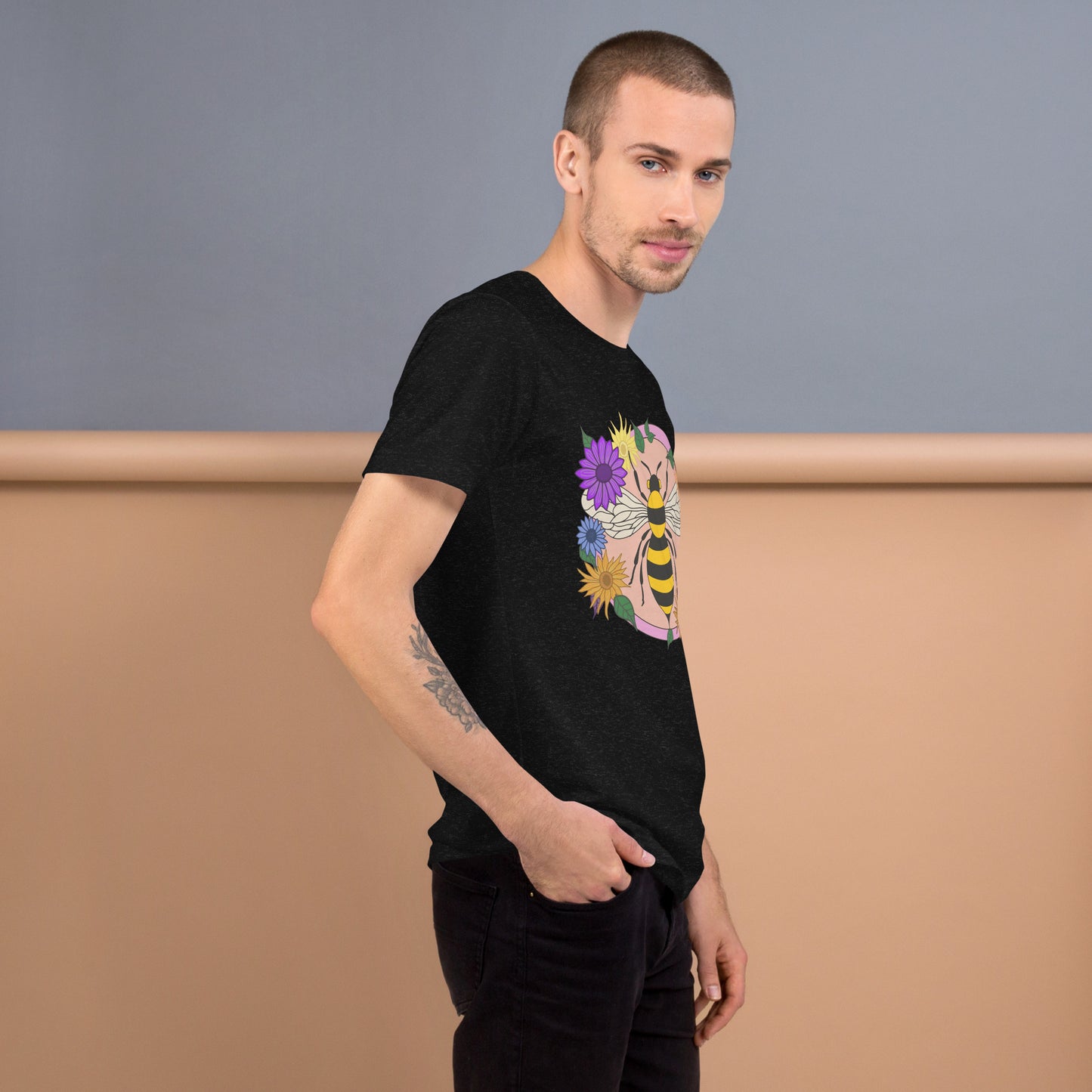 Bee Unisex t-shirt
